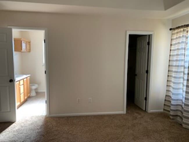 Building Photo - Fabulous 4 bedroom, 3 bath Rural Property ...