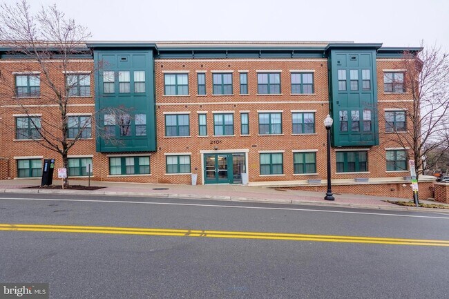 Building Photo - 2101 N Monroe St