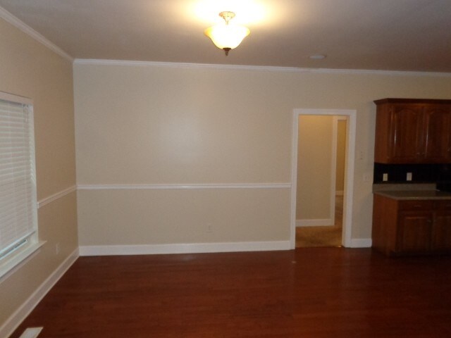 Building Photo - 639 Glenties Dr