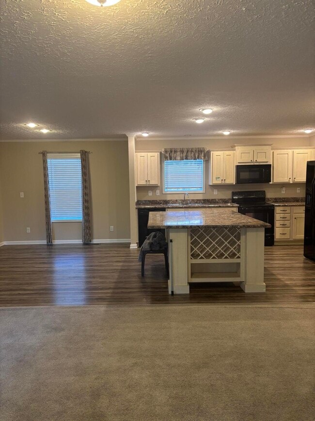 Building Photo - 205 Joy Rd