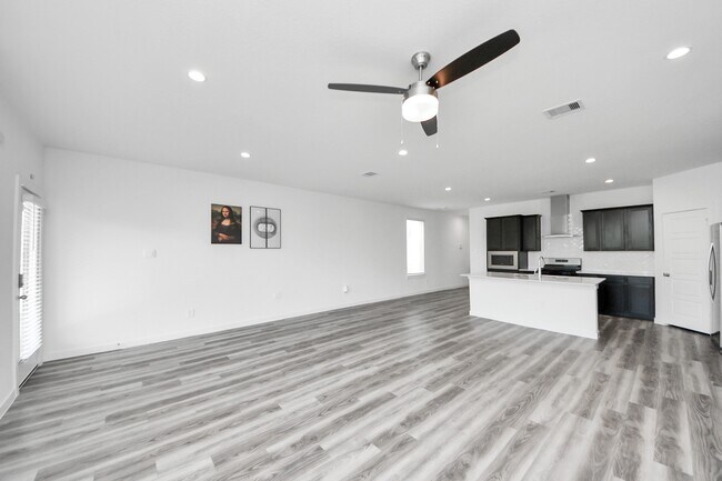 Building Photo - 12326 Basilwood Dr