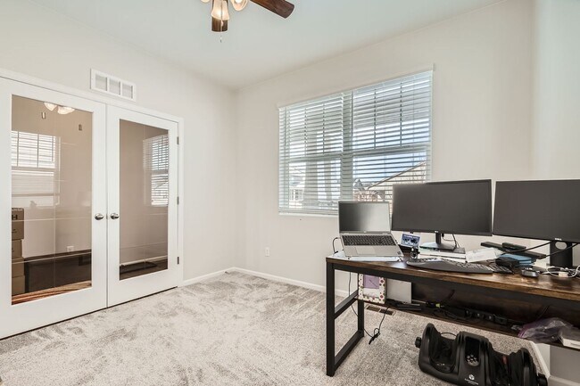 Building Photo - 395 Western Sky Cir