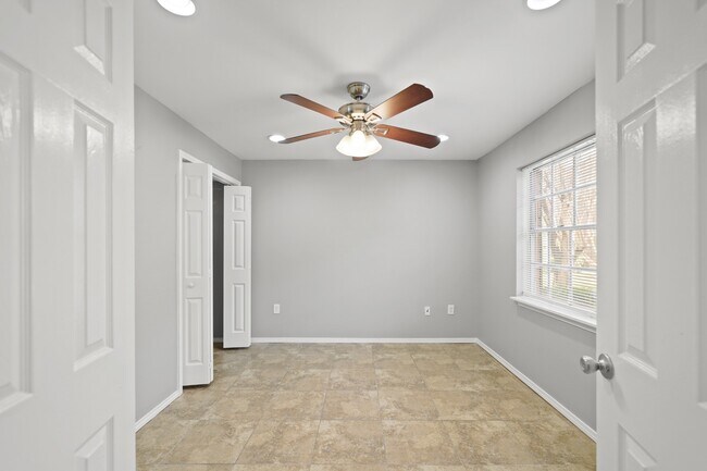 Building Photo - 13447 Castilian Dr