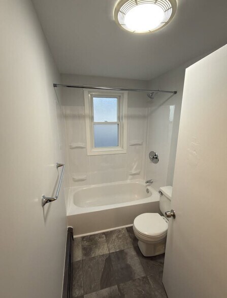 Building Photo - 28 Millett St