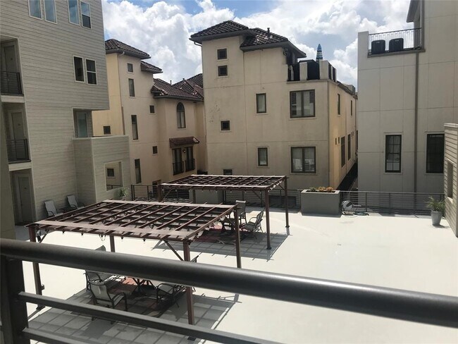 Building Photo - 4819 Caroline St