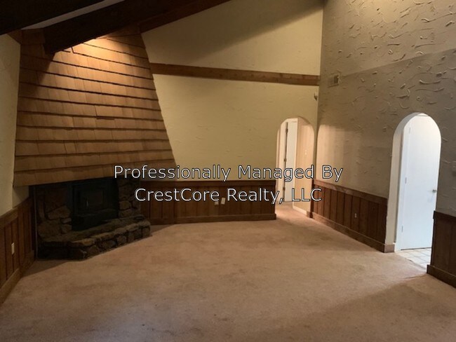 Building Photo - 5441 Fieldcrest Ave