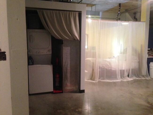 Building Photo - 2520 S 3rd St