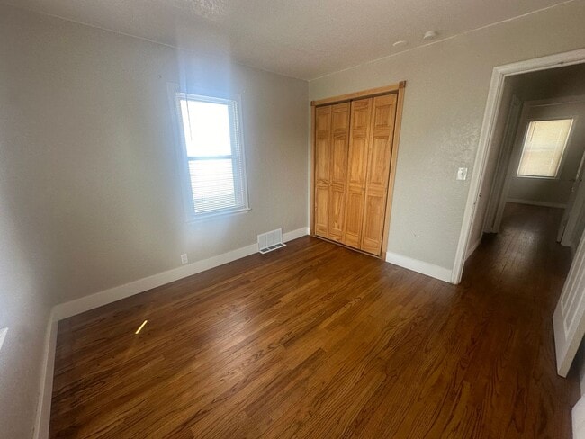 Building Photo - Ready Middle of January! Two bedrooms, one quarter bathroom home, pet friendly, central air!