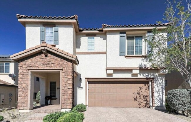 Primary Photo - Stunning 3-Bedroom Home with Loft & Den in...