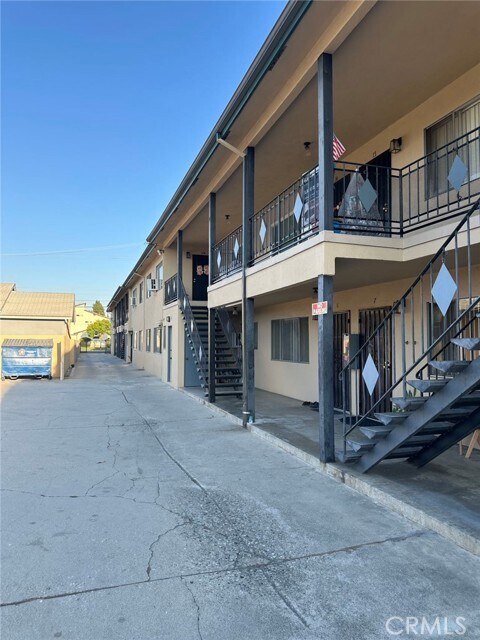 Building Photo - 4105 Walnut Grove Ave