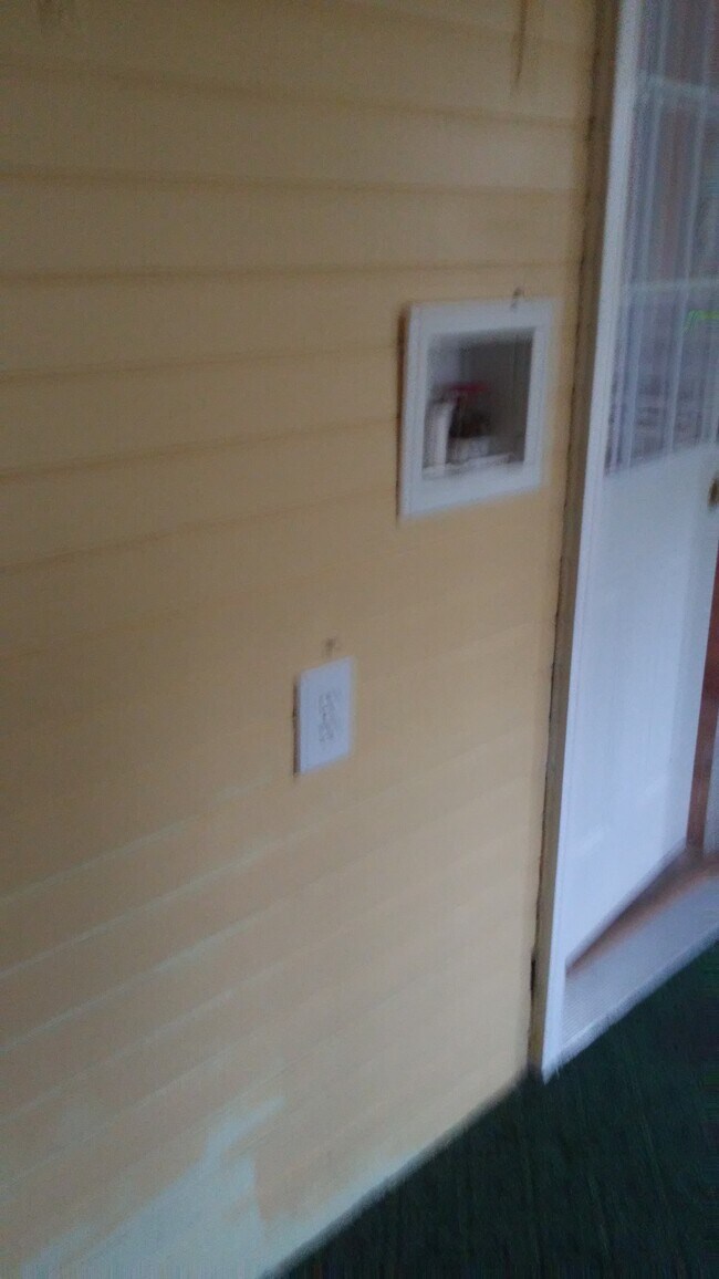 mud room - 905 State Fair Blvd