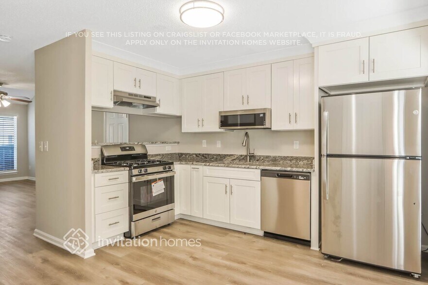 Building Photo - 6449 Eastbriar Dr