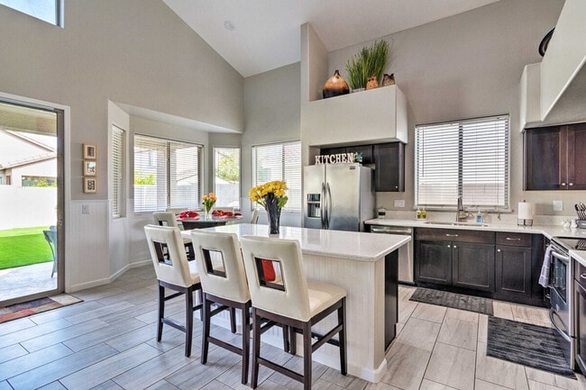 Building Photo - 8790 W Hayward Ave