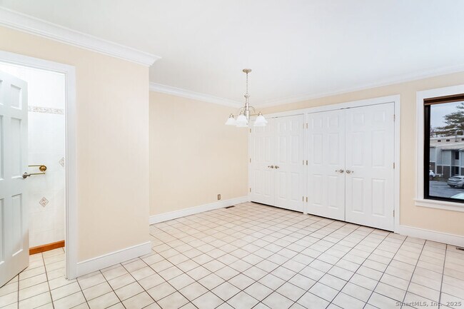 Building Photo - 13 Lawson Ln