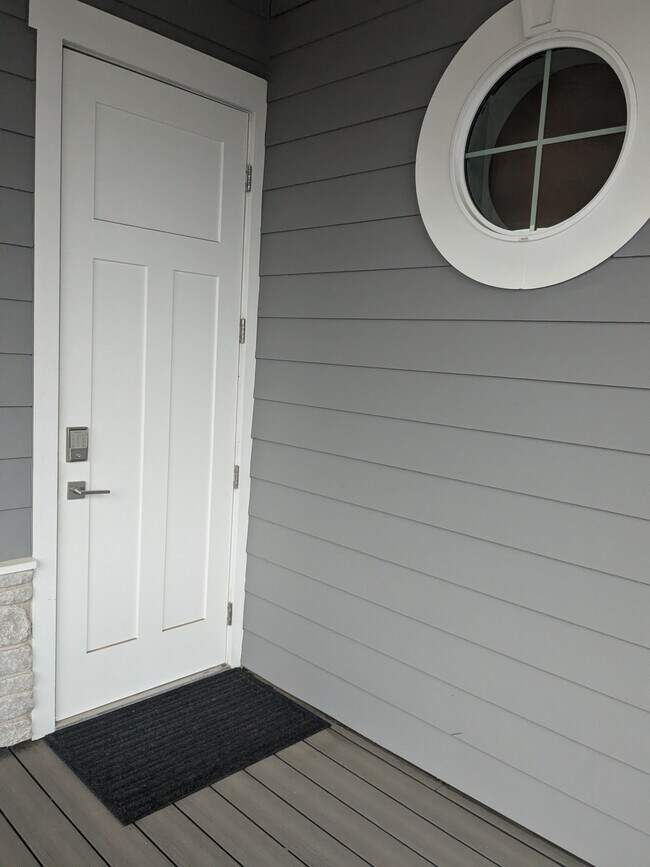 Building Photo - 27591 High Vista Dr