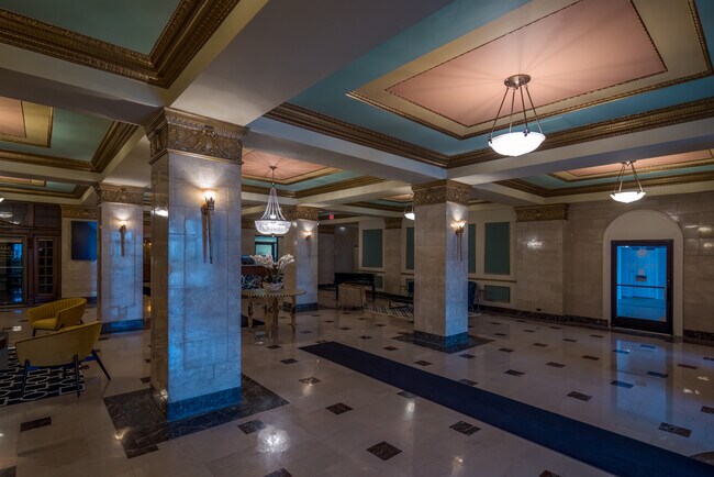 Building Photo - 15 E Kirby St
