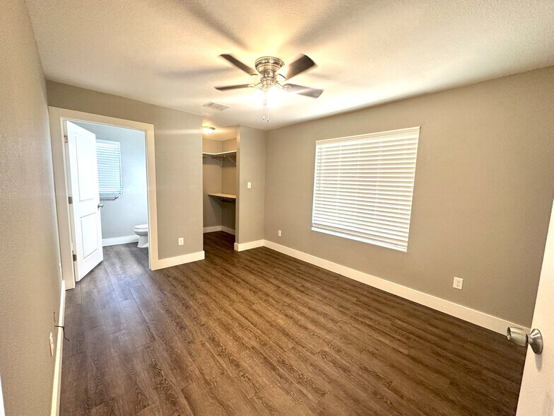 Building Photo - 2806 Bull Run