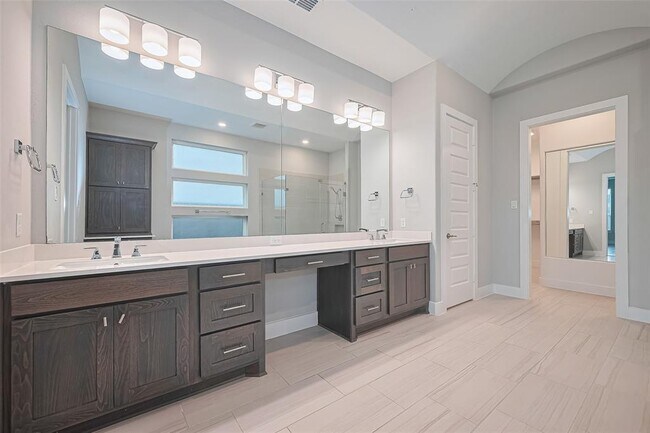 Building Photo - 1322 McMurtry Ridge Dr