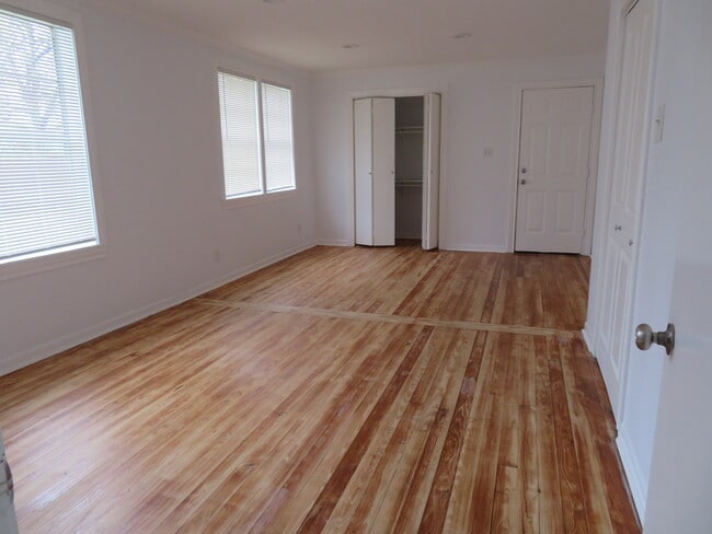 Building Photo - 5010 Walker St