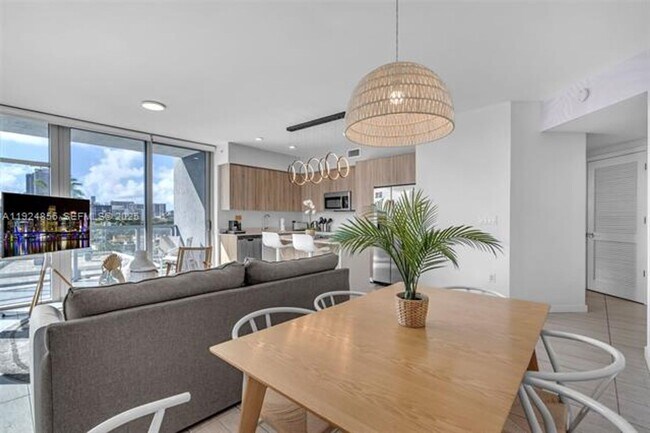 Building Photo - 3900 Biscayne Blvd