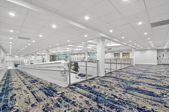 Building Photo - 7076 Huntington Ln