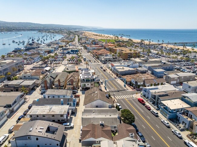 Building Photo - 9-MONTH FURNISHED WINTER RENTAL MID SEPT 2026 THROUGH MID JUNE 2027 **3-car parking**