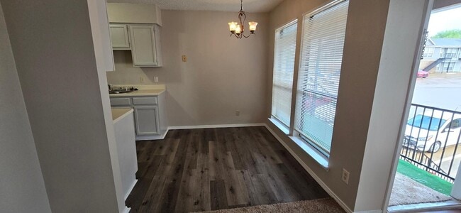 Building Photo - 8117 Foxfire Ln