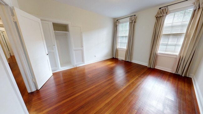 Building Photo - 345 Cloverdale Rd