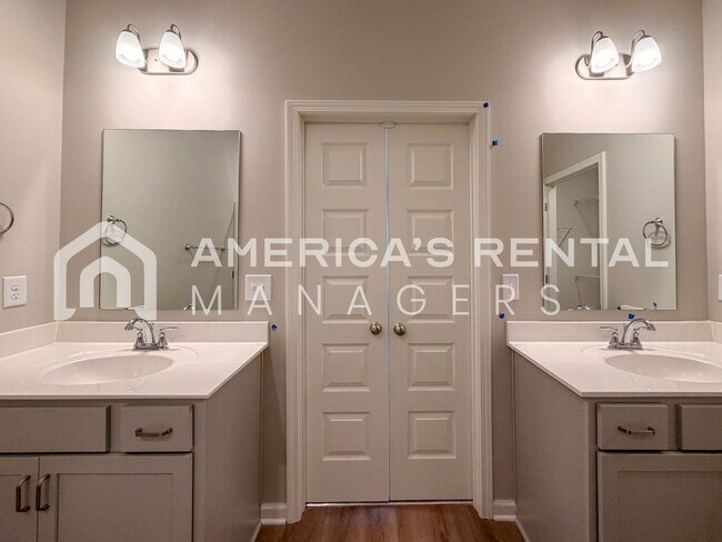 Building Photo - DEPOSIT PENDING!!! - Brand New Three Bedroom Hudson Plan for Rent in Tuscaloosa! Sign a 13-month ...