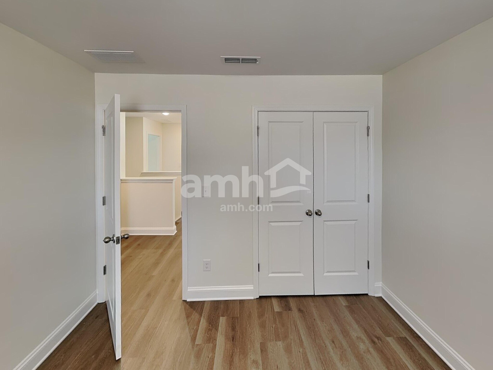 Building Photo - 6043 Rosemore Ln
