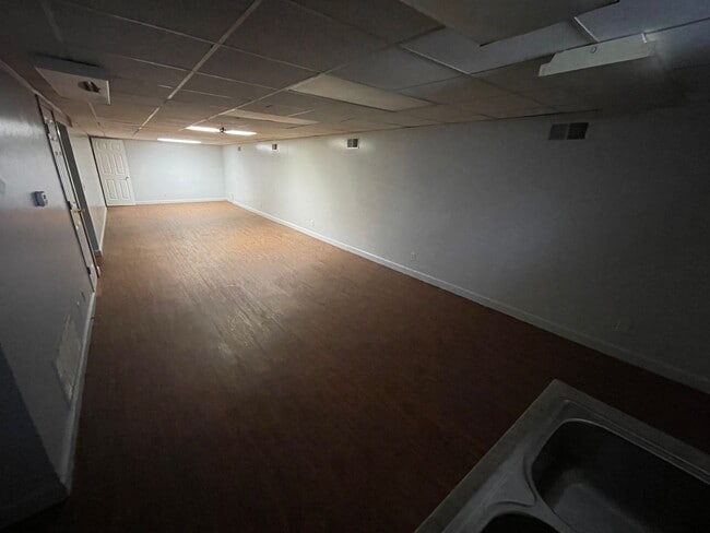Building Photo - 525 E 47th St