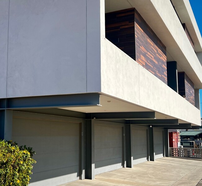 Building Photo - 7301 E Minnezona Ave