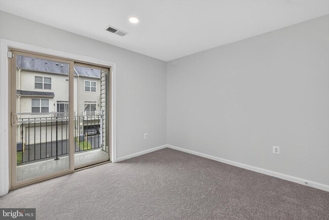 Building Photo - 2613 Campus Way N