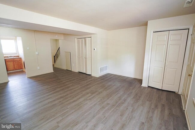 Building Photo - 726 Hemlock St