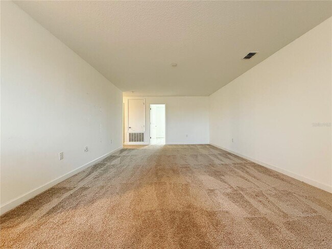 Building Photo - 5001 Center Ct