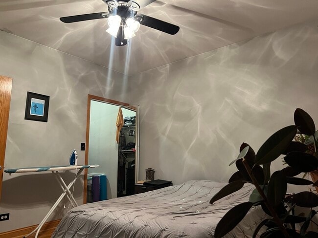 Building Photo - 2747 W Le Moyne St