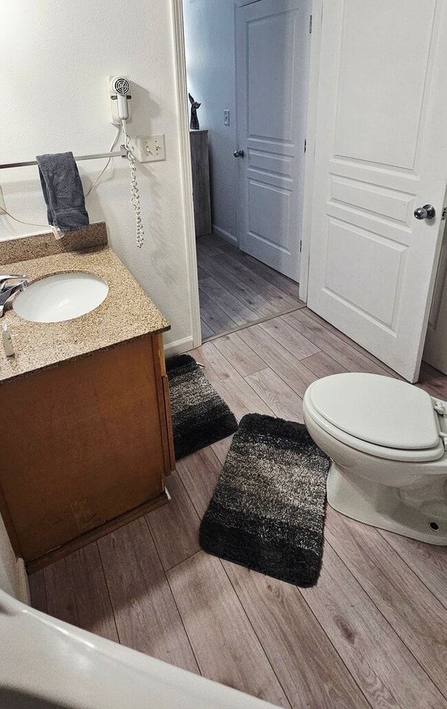 Building Photo - Beach Living at Its Finest – Fully Furnished 1BR/1BA Condo | All Utilities Included