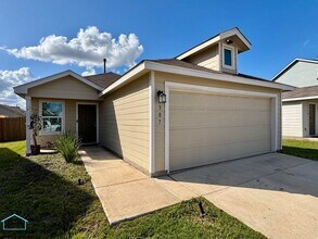 Building Photo - Charming 3-Bedroom 2-Bath Retreat with Mod...