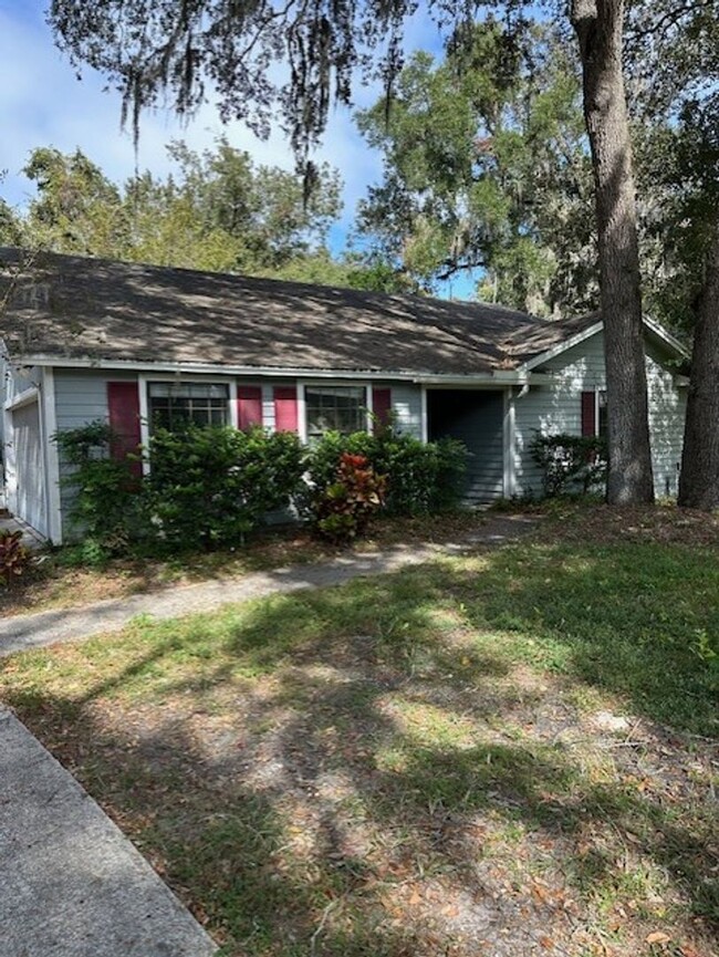 Building Photo - Spacious Julington Creek Home