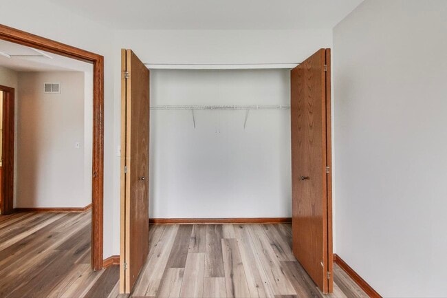 Building Photo - 2710 Glenwood Ct