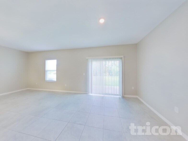 Building Photo - 2996 Neverland Dr