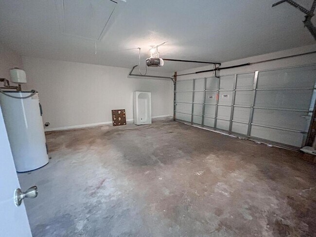 Building Photo - 1901 SW McAllister Ln