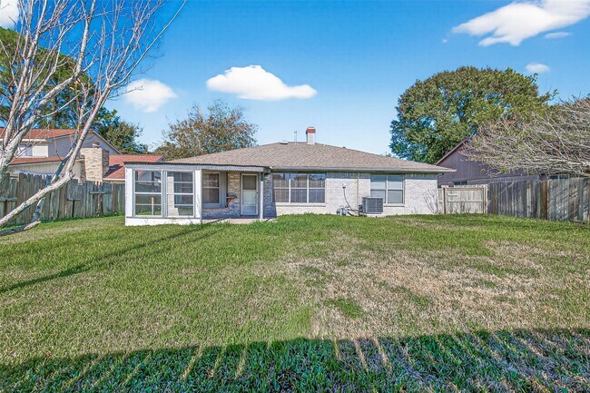 Building Photo - 2803 Fir Crest Ct