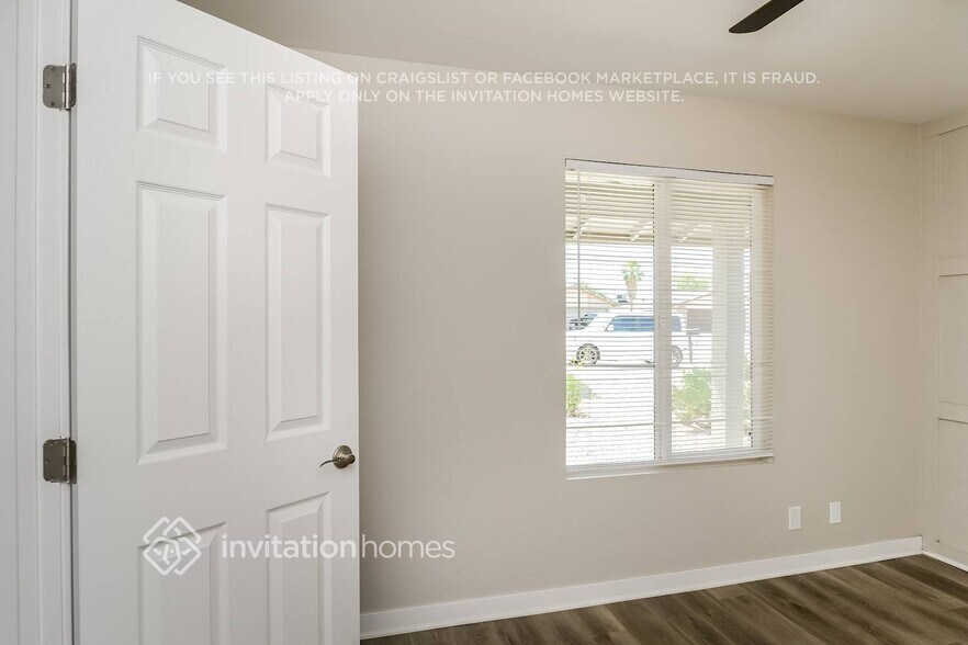 Building Photo - 4844 W Townley Ave
