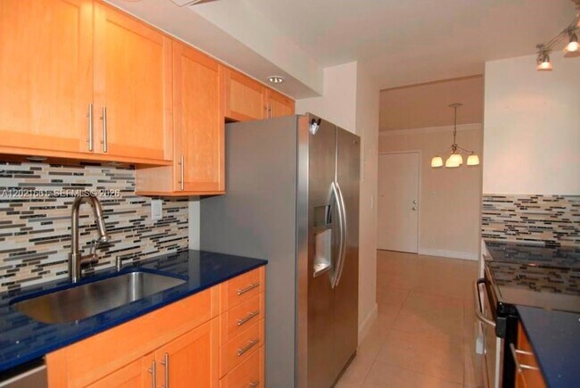Building Photo - 2701 N Ocean Blvd