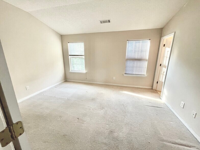Building Photo - 7134 Georges Way