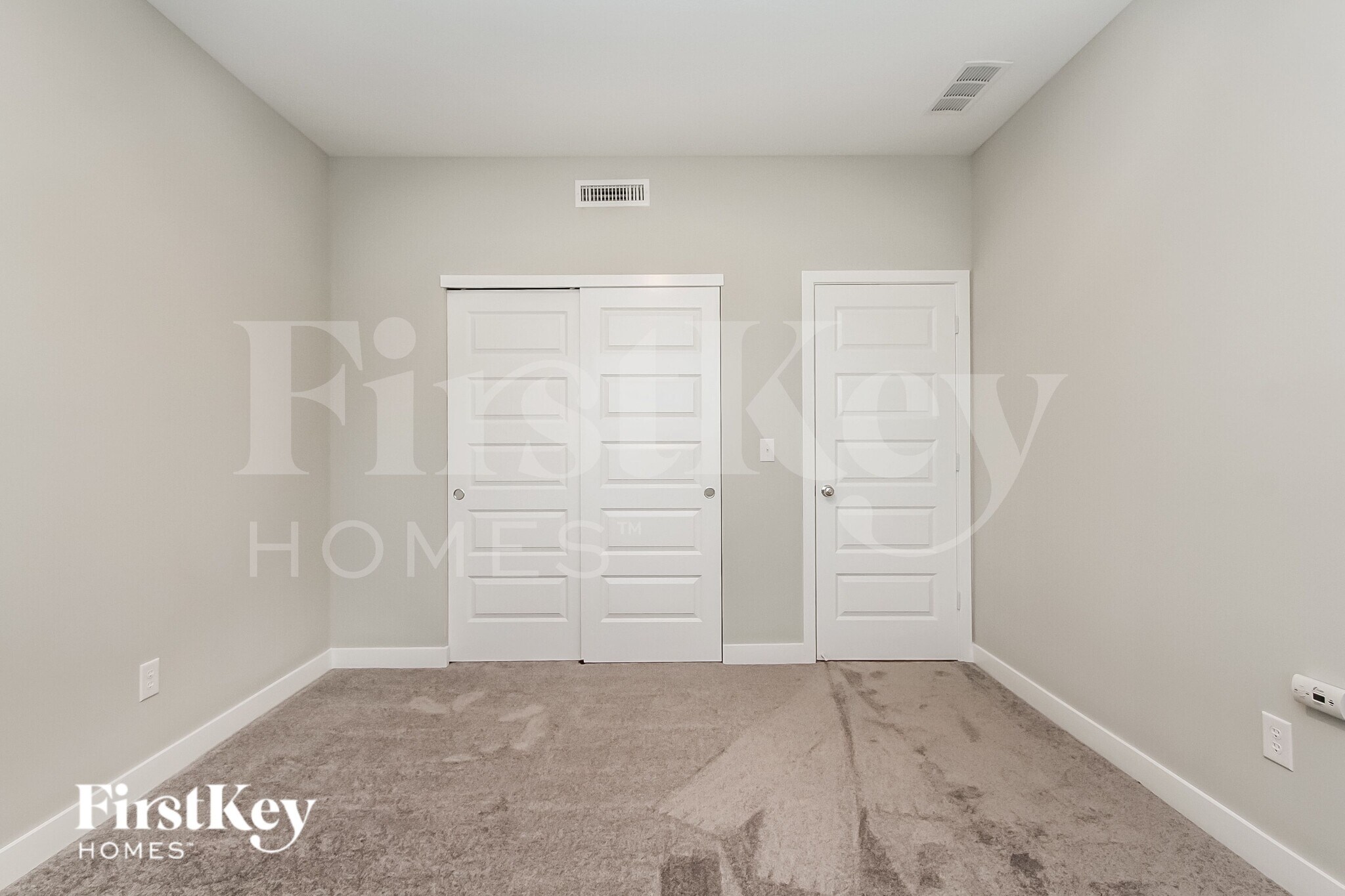 Building Photo - 2416 S Carlota Dr