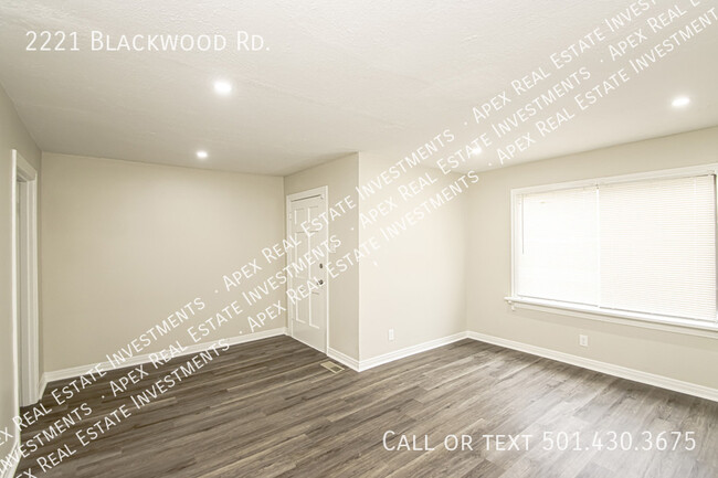 Building Photo - 2221 Blackwood Rd