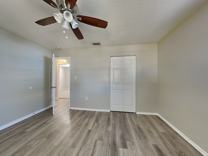 Building Photo - 2230 Rohr Dr