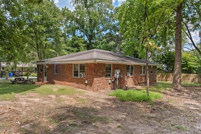 Building Photo - 107A Stinson St Ext